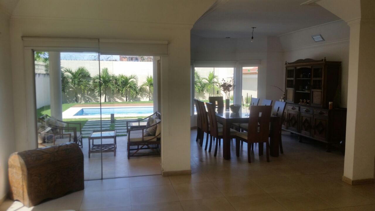 Casa en Las Palmas en Santa Cruz de la Sierra 5 dormitorios 5 baños  Foto 6