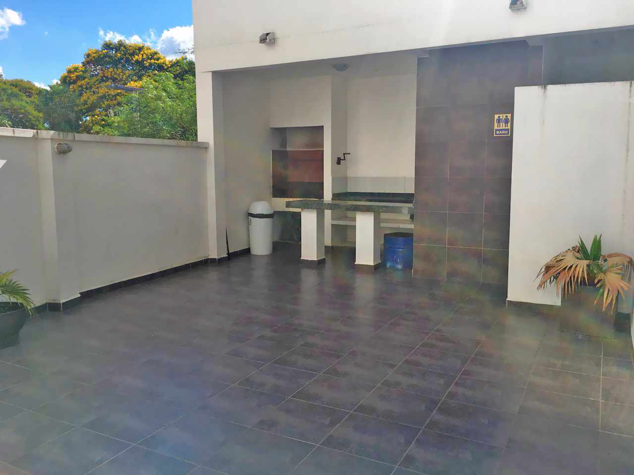 Departamento en AlquilerTorre Milan a media cuadra de la Av. Irala Foto 3