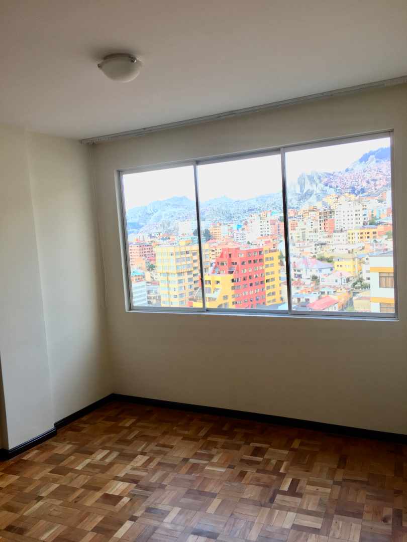 Departamento en VentaAv. Sanchez Lima Esq. Aspiazu, Edif. Orion piso 15.  Zona sopocachi. 3 dormitorios 2 baños 1 parqueos Foto 14