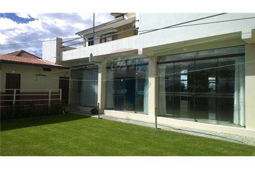 Local comercial en AlquilerAv. Circunvalación casi Av. Melchor Urquidi Foto 7