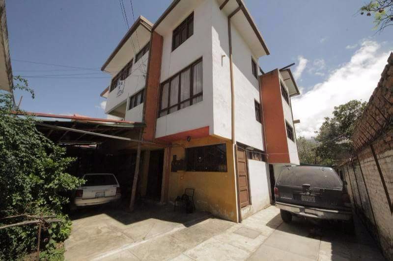 Casa en Sarco en Cochabamba 13 dormitorios 7 baños 8 parqueos Foto 7