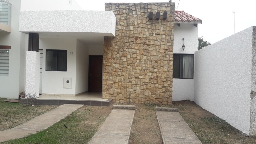 Casa en AlquilerZONA NORTE, CONDOMINIO LA PRADERA 3 dormitorios 2 baños 2 parqueos Foto 1
