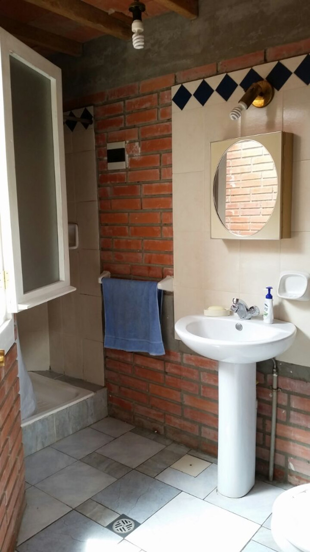 Casa en Obrajes en La Paz 3 dormitorios 2 baños 1 parqueos Foto 9