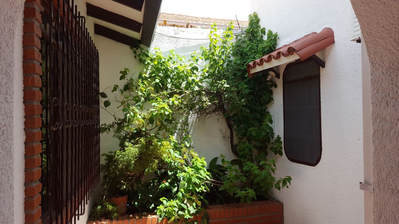 Casa Calle Oruro entre Saavedra y Flora Salas, detras de Tigo Foto 6
