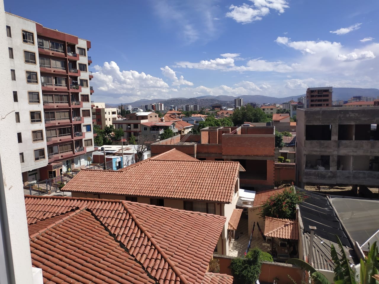 Departamento en Aranjuez en Cochabamba 2 dormitorios 2 baños  Foto 5