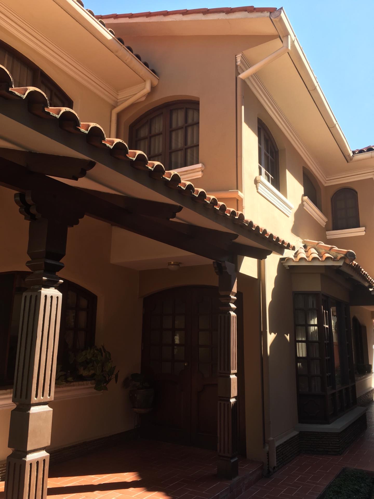 Casa en VentaAv. Villarroel y aniceto padilla 6 dormitorios 5 baños 3 parqueos Foto 15