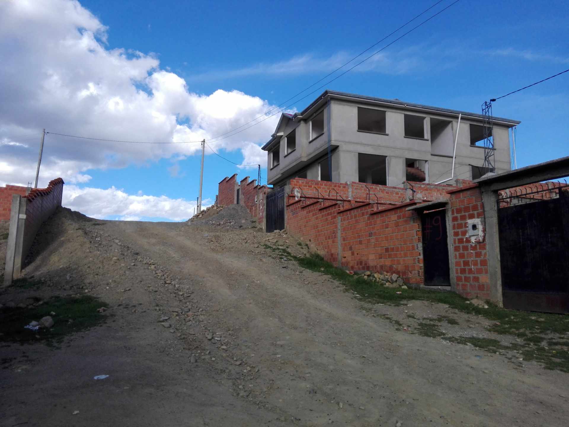 Casa Lomas  de Alto Irpavi - ZONA SUR DE LA ciudad de LA PAZ Foto 1