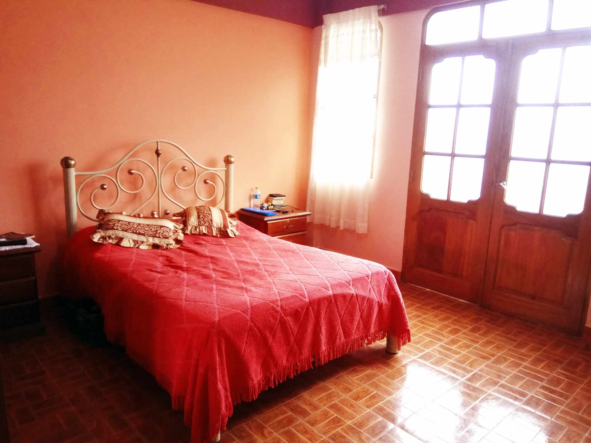 Casa en Ushpa Ushpa en Cochabamba 6 dormitorios 4 baños 10 parqueos Foto 1