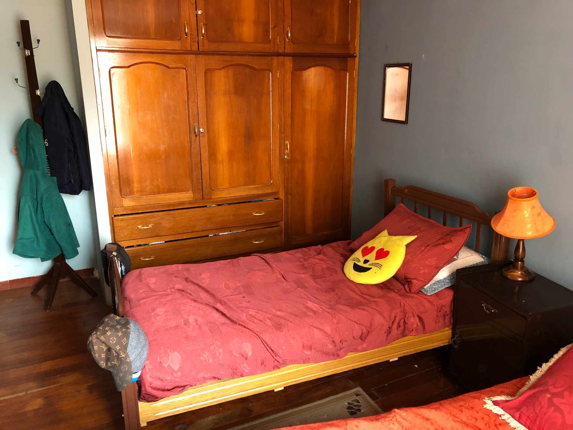Casa en Alto Obrajes en La Paz 5 dormitorios 3 baños 1 parqueos Foto 3