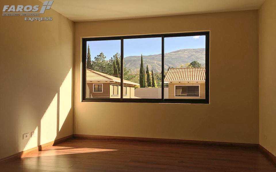 Casa en VentaCASA EN CONDOMINIO DE PRESTIGIO TIQUIPAYA 3 dormitorios 2 baños 2 parqueos Foto 7