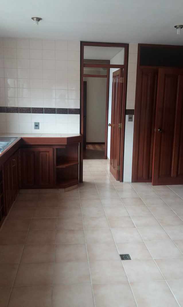 Departamento en Cota Cota en La Paz 3 dormitorios 4 baños 1 parqueos Foto 6