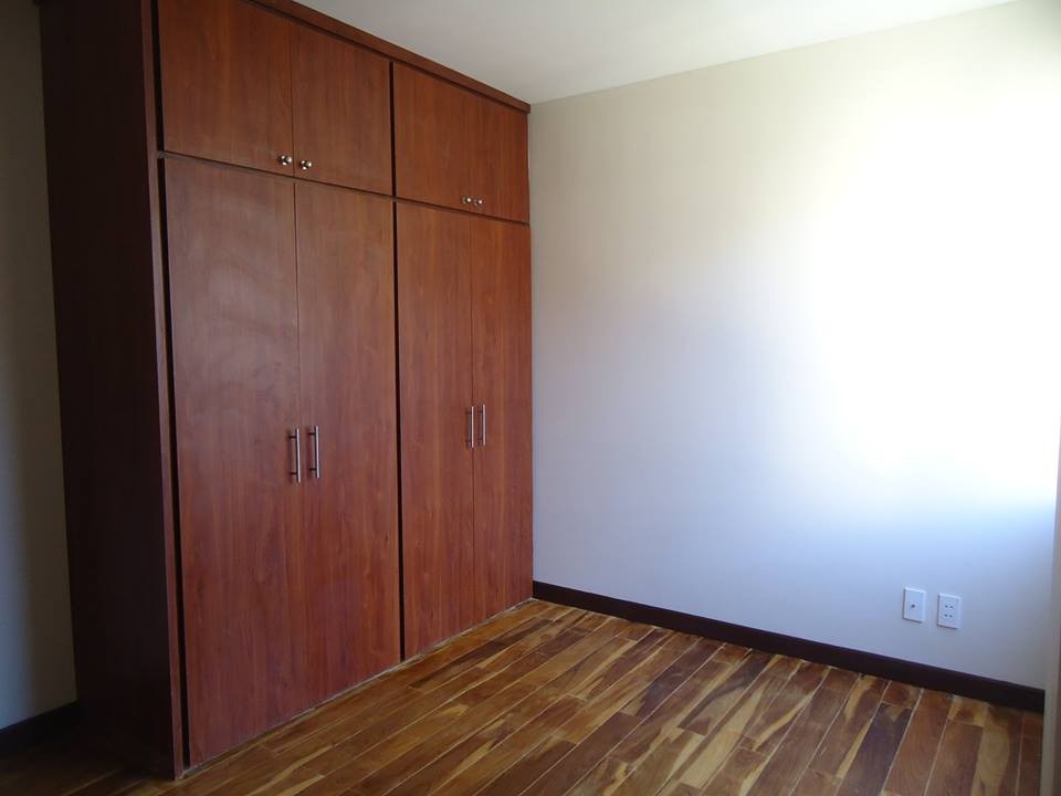 Departamento Achumani, calle F, Sector Asilo. Edificio Residencial Foto 20