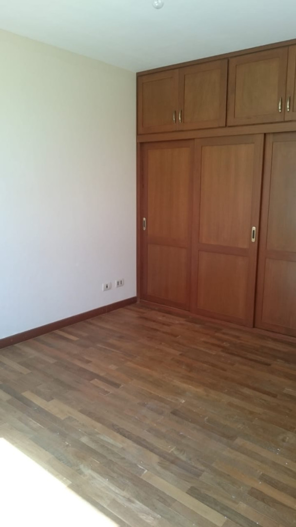 Departamento Achumani Calle 1 Urbanización Los Rosales Foto 9