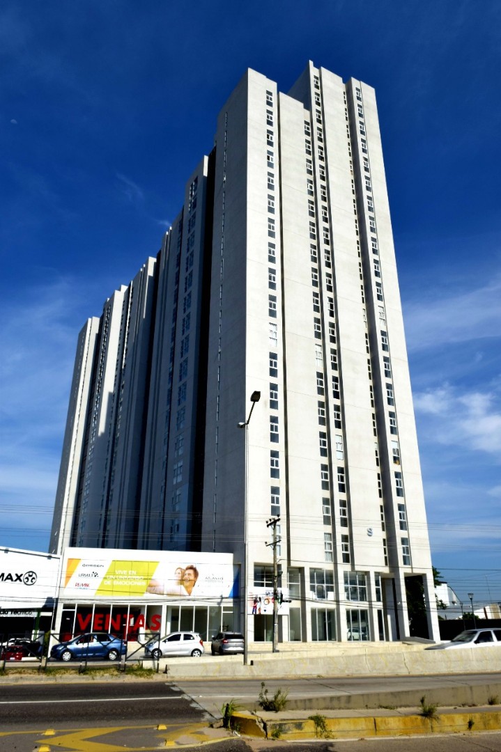 Departamento en VentaVENTA DE DEPARTAMENTO EN EL CONDOMINIO ATLANTIS TOWERS  AV BANZER 7MO ANILLO 3 dormitorios 3 baños  Foto 1