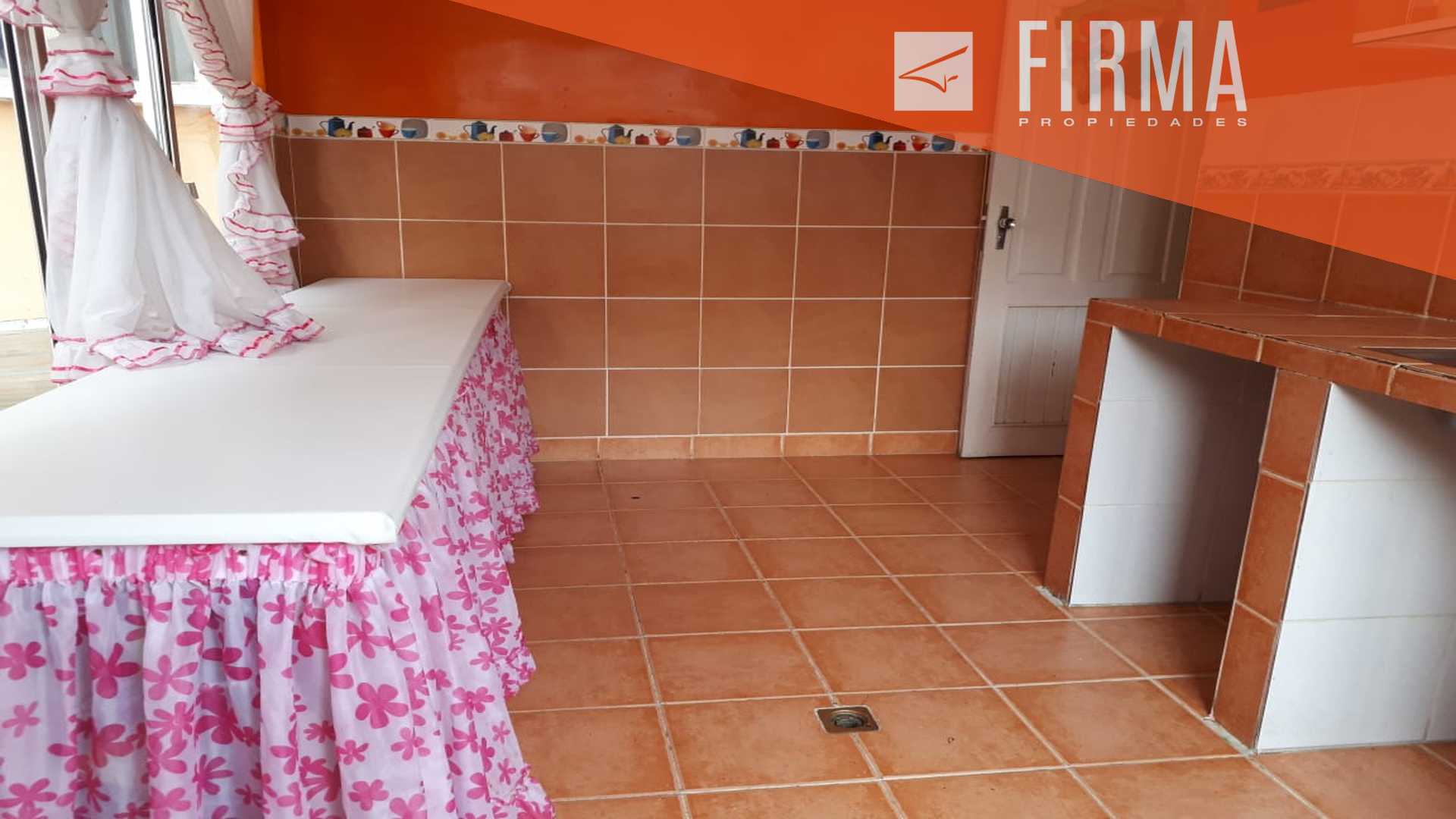 Casa en Miraflores en La Paz 4 dormitorios 10 baños 5 parqueos Foto 6
