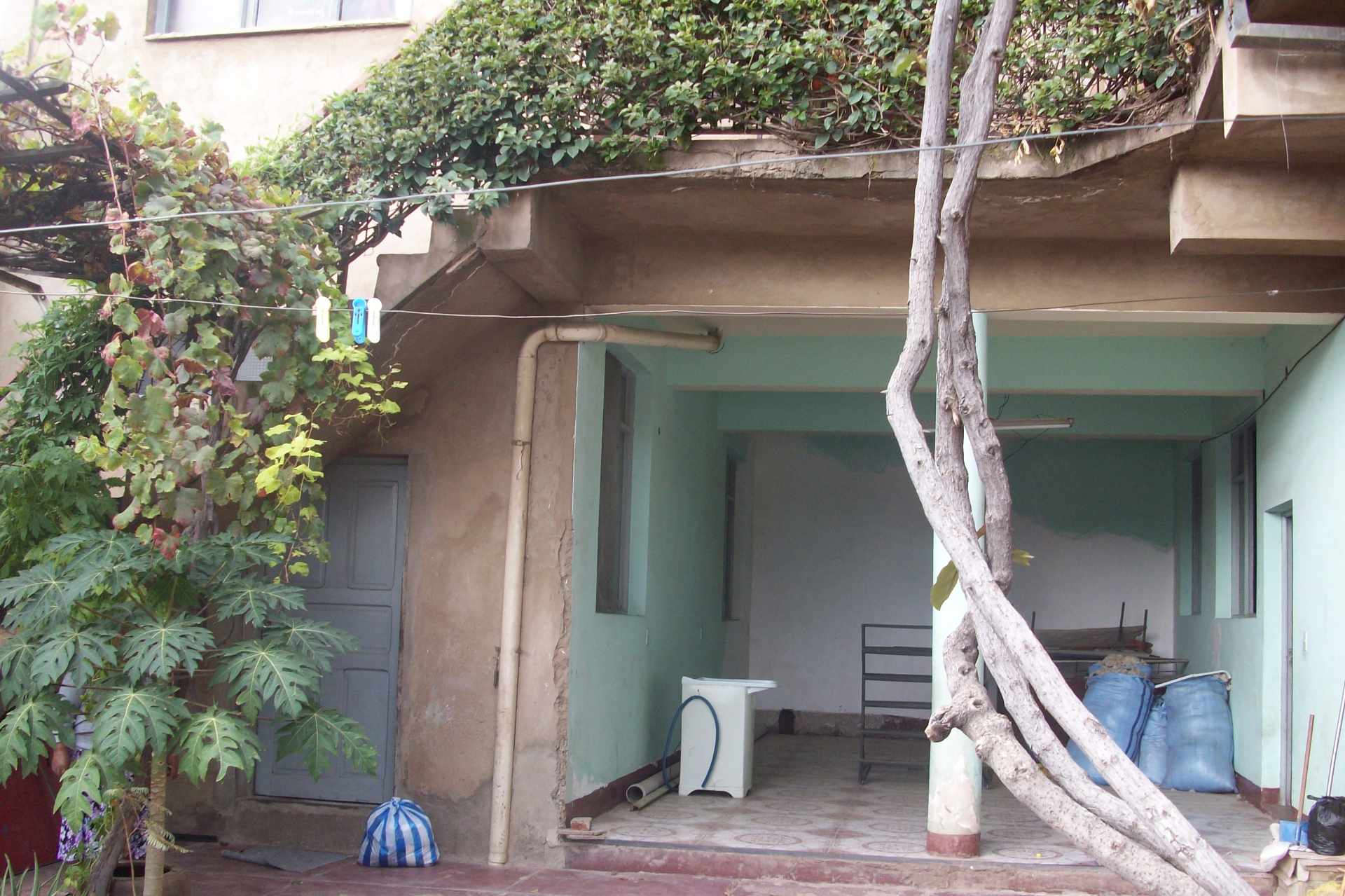 Casa en Sudoeste en Cochabamba 9 dormitorios 2 baños 2 parqueos Foto 2