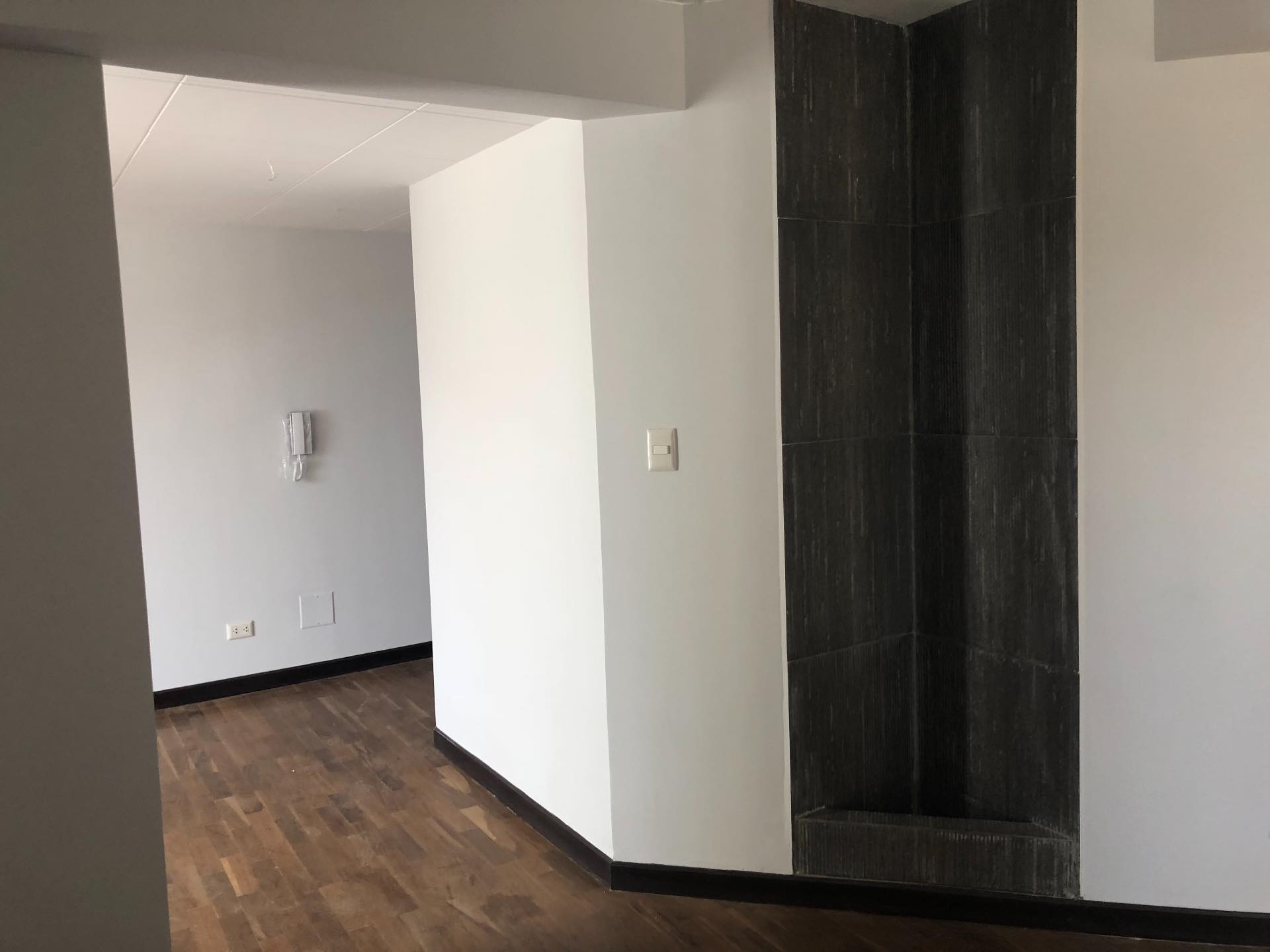 Departamento en Obrajes en La Paz 3 dormitorios 4 baños  Foto 2