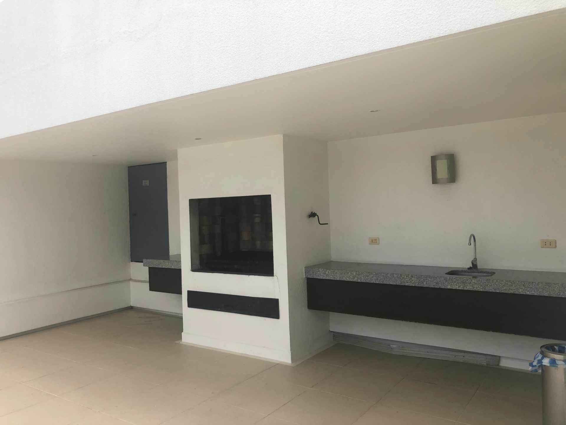 Departamento en Sirari en Santa Cruz de la Sierra 1 dormitorios 1 baños 1 parqueos Foto 13