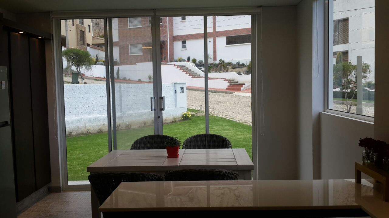 Casa en VentaSEQUOIA, Zona Sur, La Paz-Bolivia 4 dormitorios 5 baños 2 parqueos Foto 3