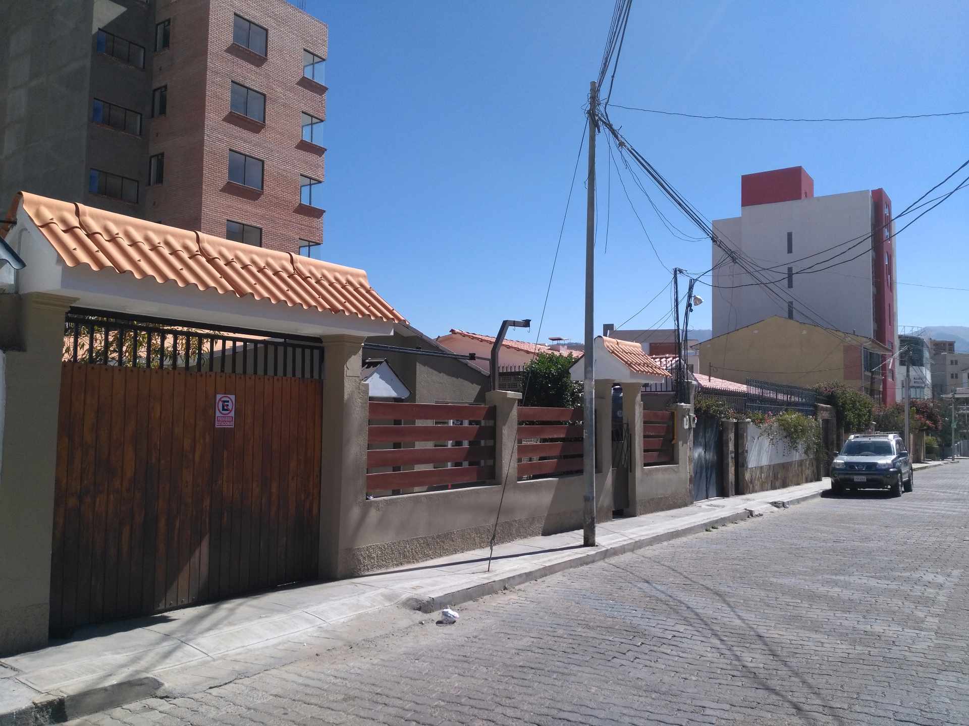 Casa en Calacoto en La Paz 4 dormitorios 2 baños 2 parqueos Foto 13
