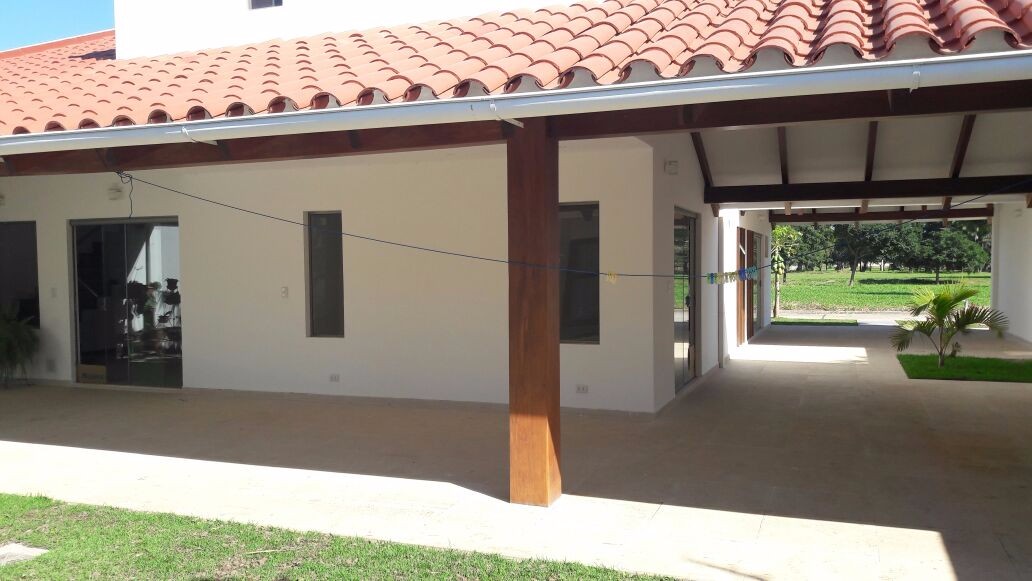 Casa en Carretera Norte en Santa Cruz de la Sierra 5 dormitorios 4 baños 3 parqueos Foto 6