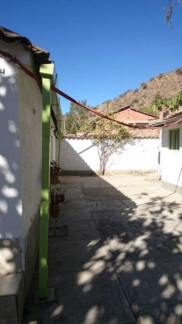 Casa en Sucre en Sucre 4 dormitorios 1 baños 4 parqueos Foto 1