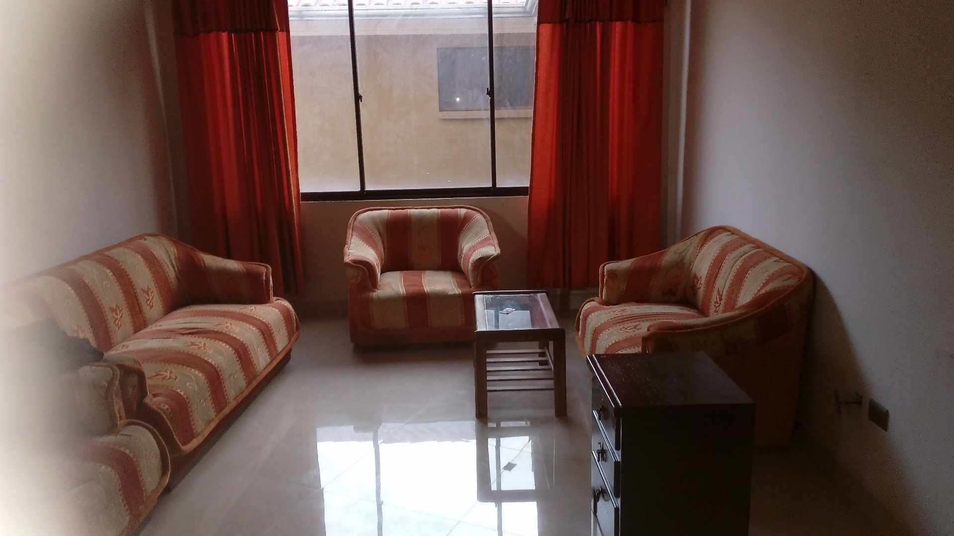 Departamento  Calle wayruru #250 entre Melchor Pérez y Lola taborga sobre el parque Lincoln Foto 1