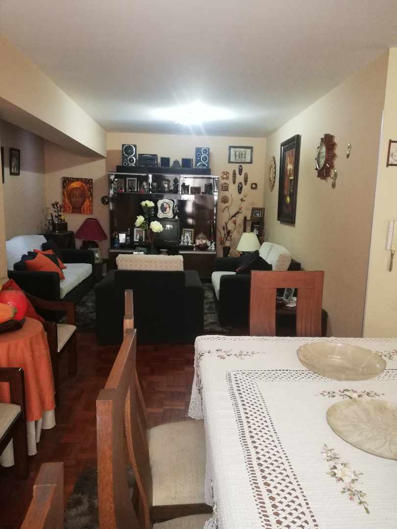Departamento en Aranjuez en Cochabamba 3 dormitorios 3 baños 2 parqueos Foto 1