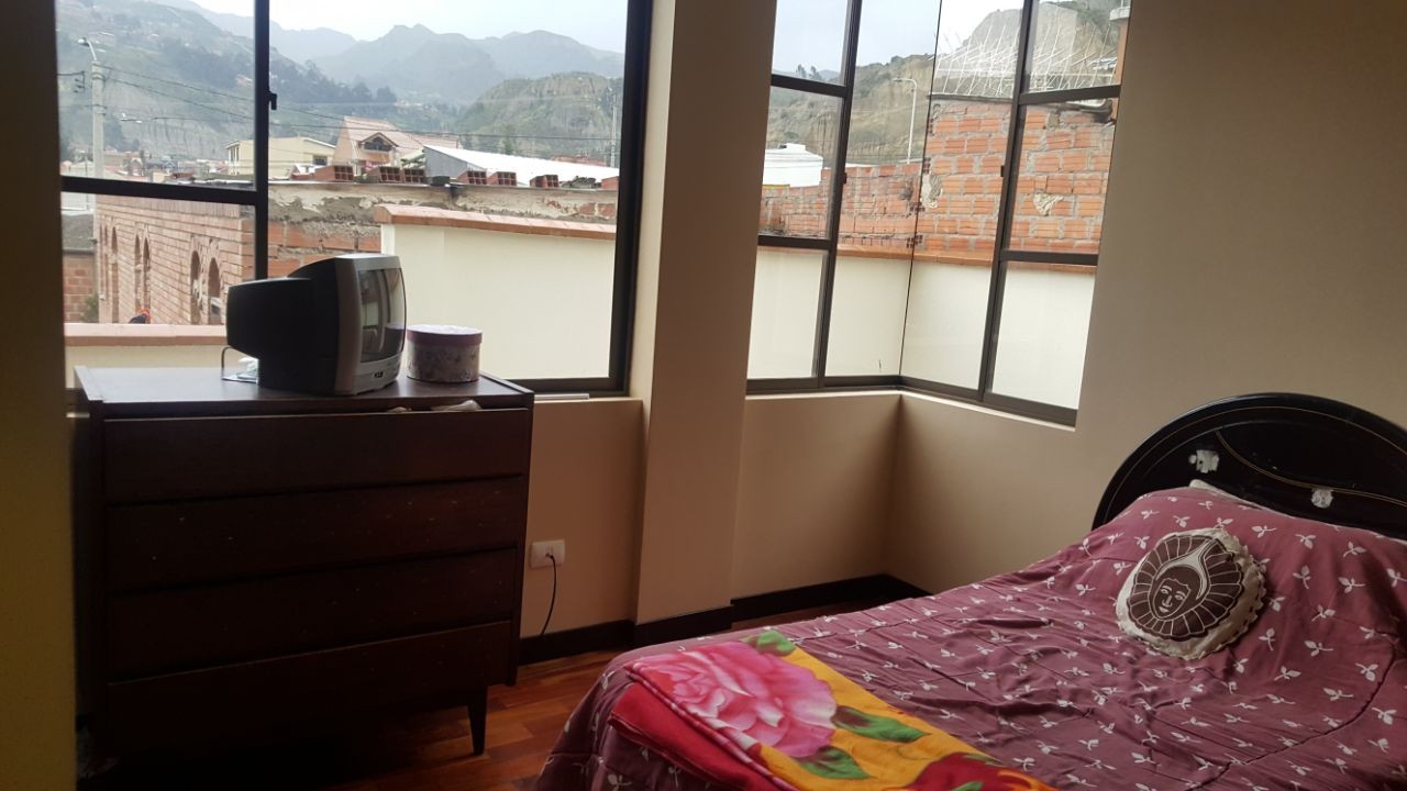 Departamento en Irpavi en La Paz 3 dormitorios 3 baños 1 parqueos Foto 6