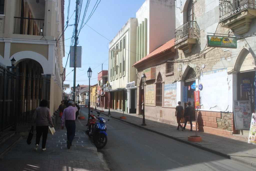Local comercial en Centro en Tarija 1 dormitorios 1 baños  Foto 2