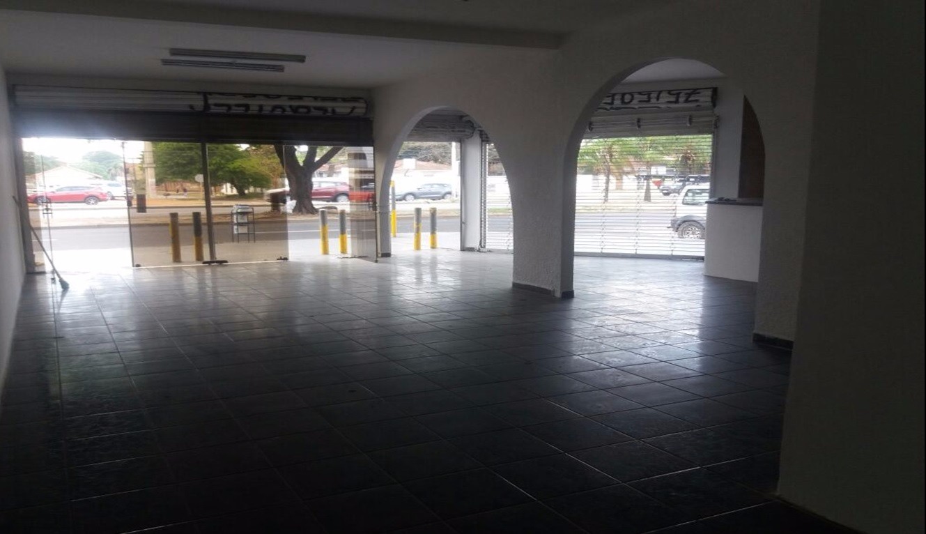 Local comercial SOBRE EL 2do. ANILLO-ESTE Foto 3