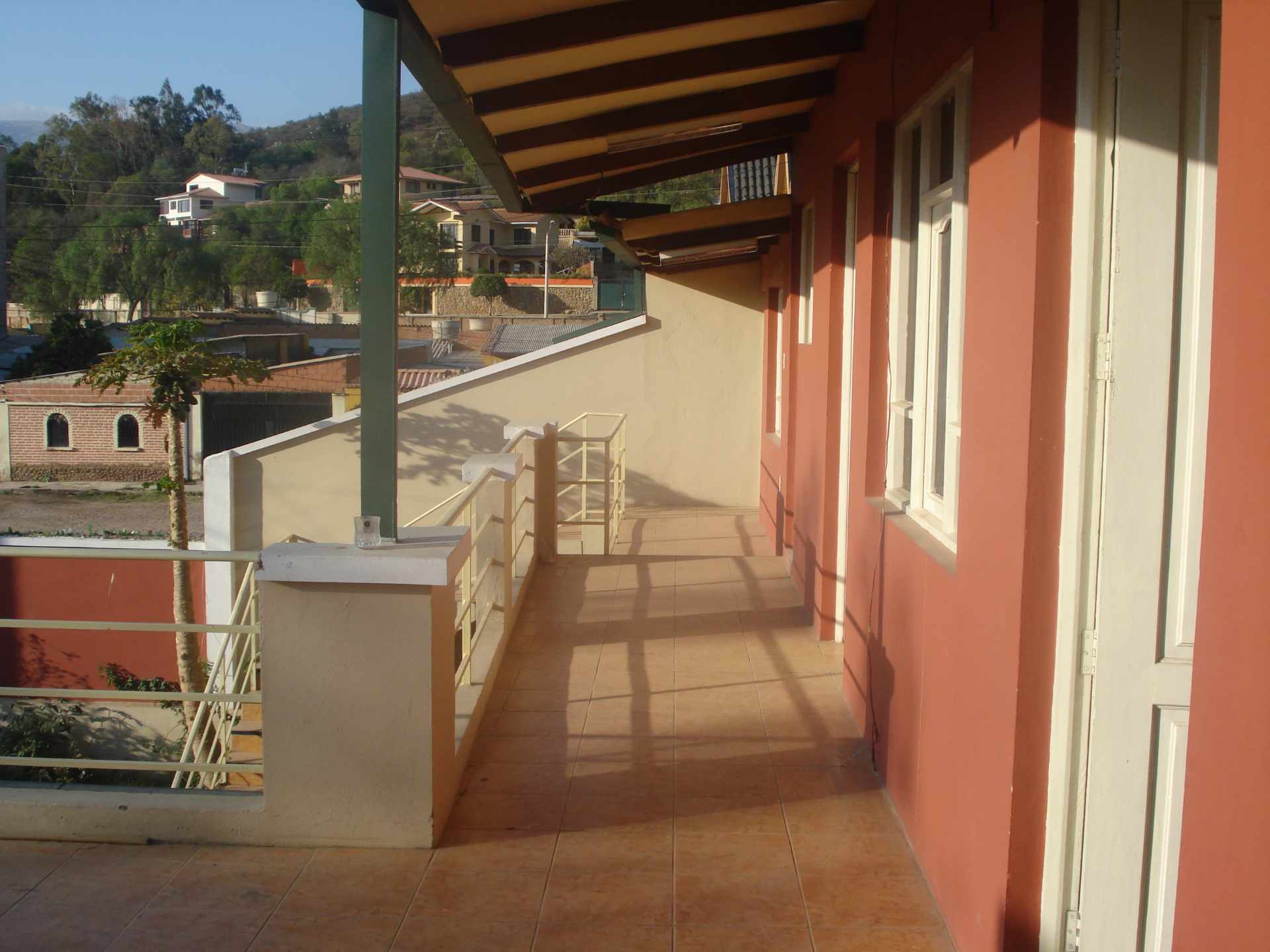 Casa en Alalay en Cochabamba 6 dormitorios 2 baños 2 parqueos Foto 9
