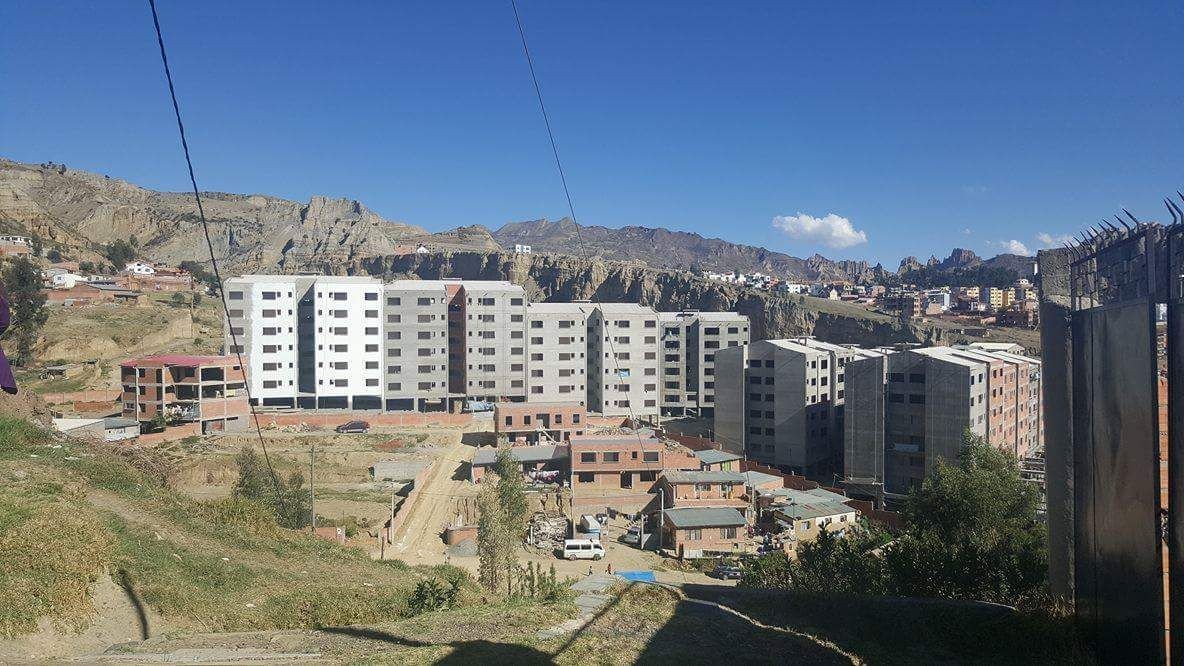 Departamento Achumani calle prolongación 31 sobre avenida las Violetas Foto 2