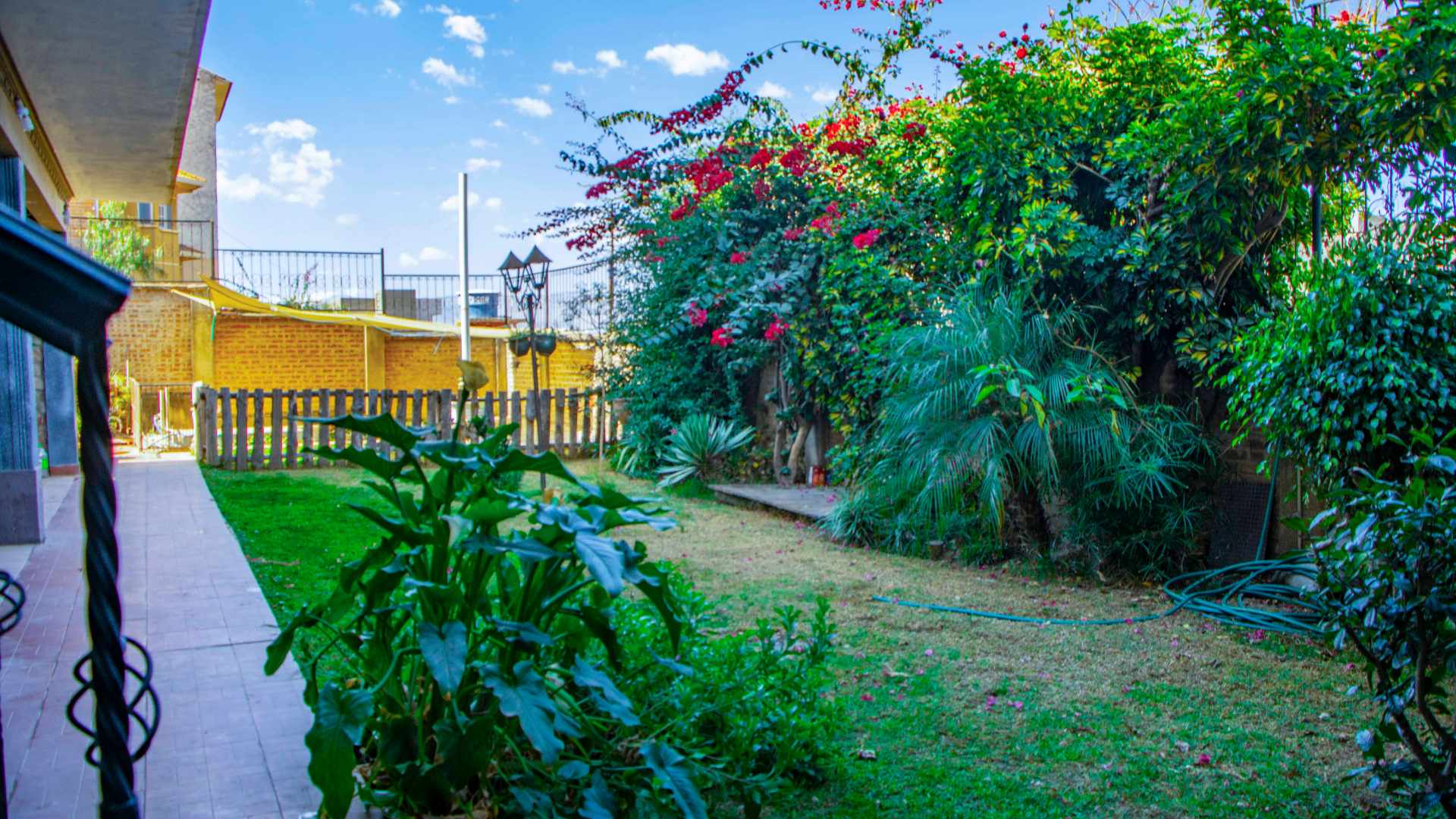 Casa en Sacaba en Cochabamba 9 dormitorios 9 baños 3 parqueos Foto 13