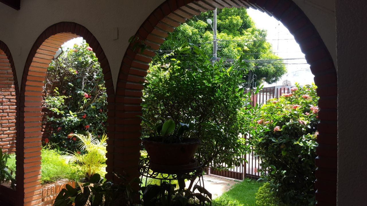Casa Calle Oruro entre Saavedra y Flora Salas, detras de Tigo Foto 7