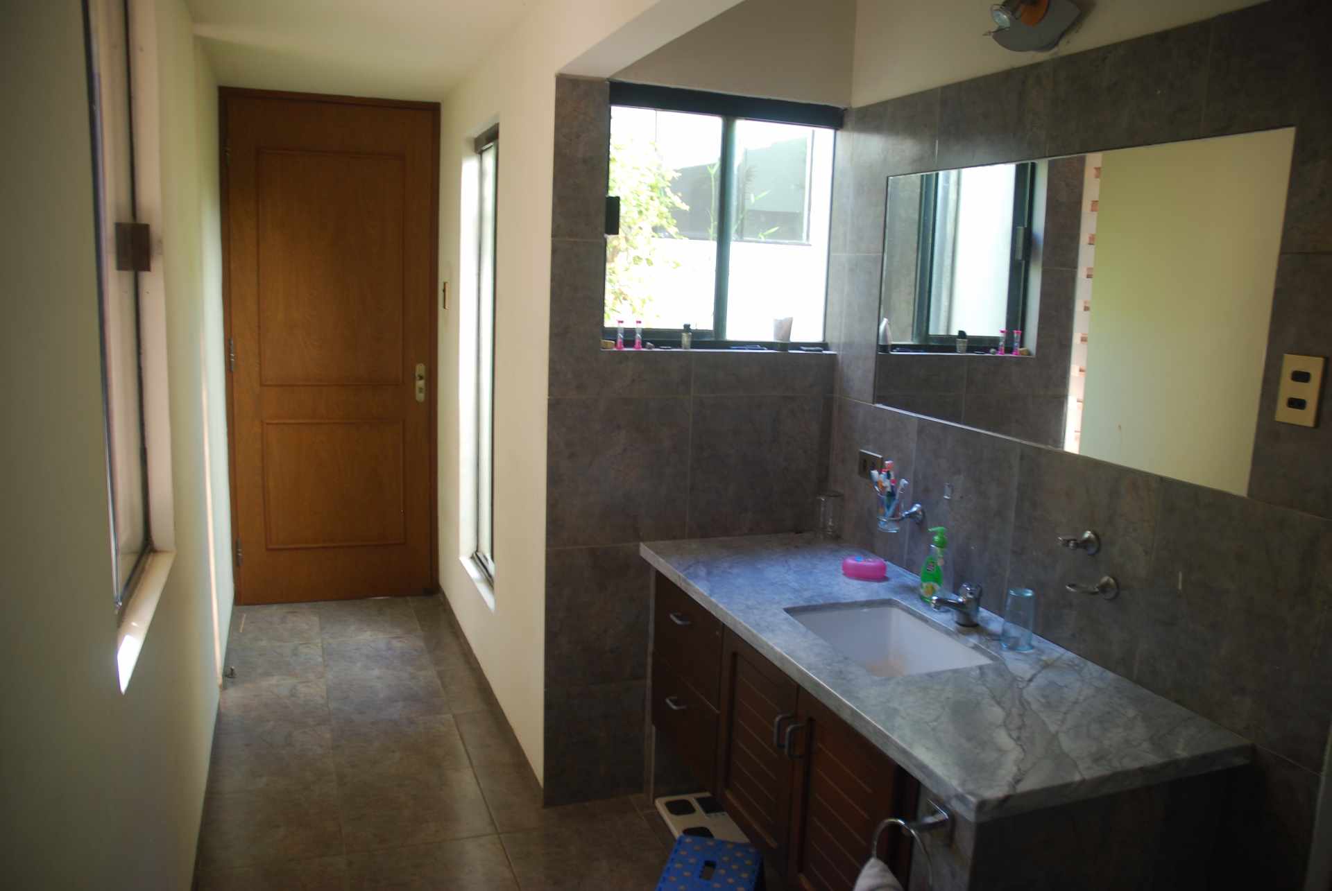 Casa en Entre 4to y 5to anillo Oeste en Santa Cruz de la Sierra 4 dormitorios 2 baños 2 parqueos Foto 19