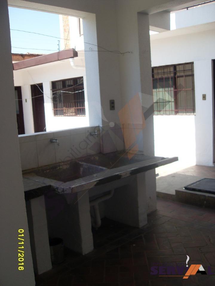 Casa en Noroeste en Cochabamba 5 dormitorios 6 baños 3 parqueos Foto 6