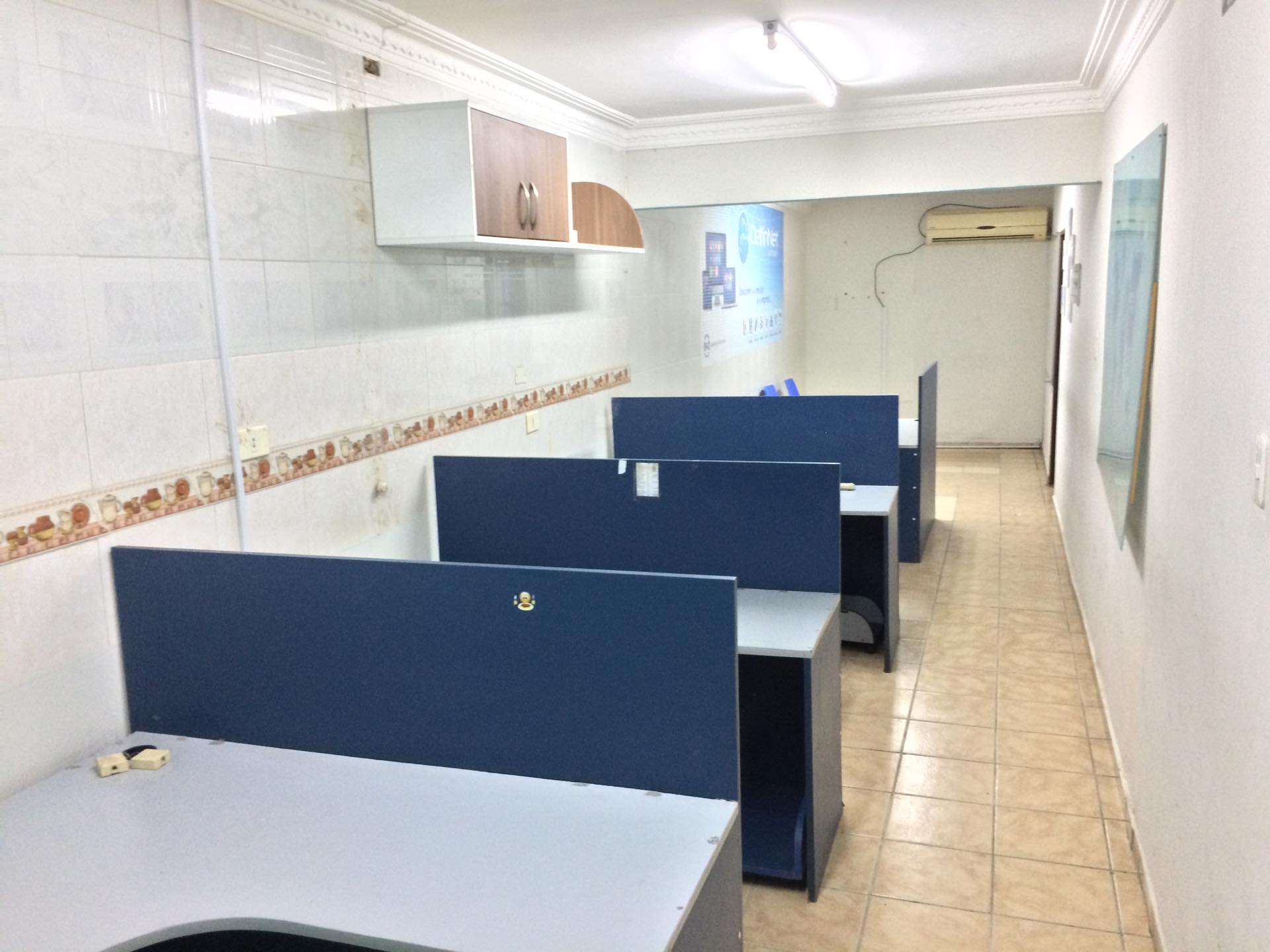 Oficina en Barrio Urbari en Santa Cruz de la Sierra 7 dormitorios 3 baños  Foto 2