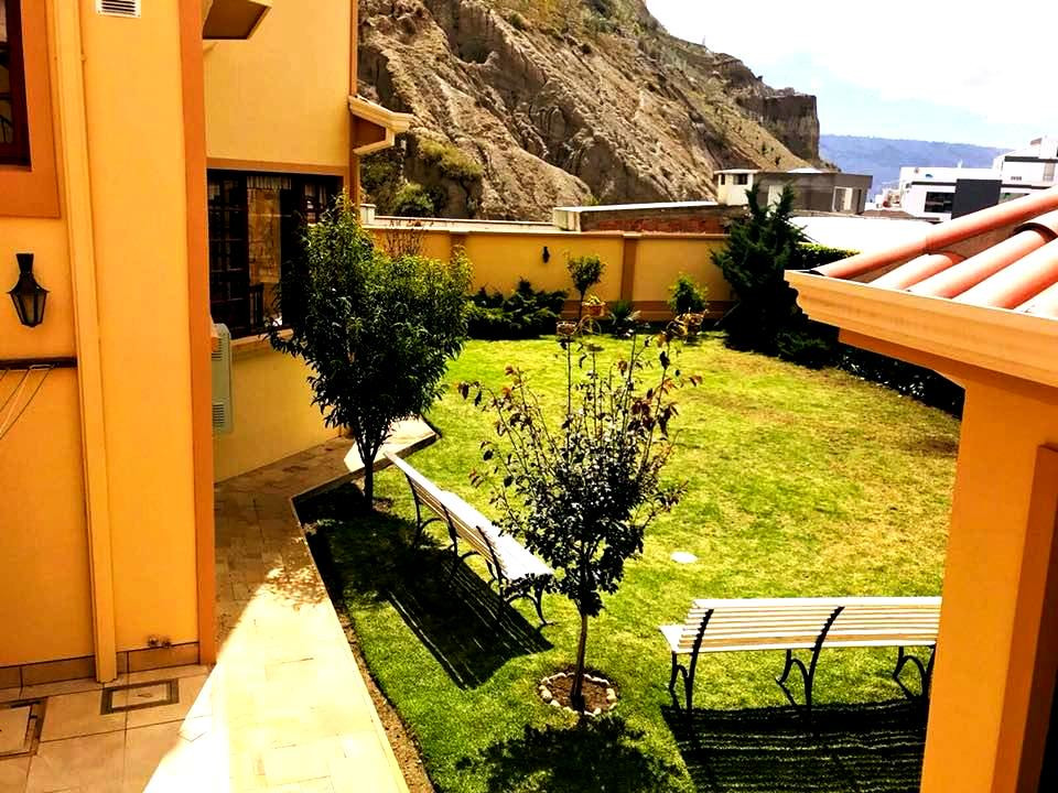 Casa en Auquisamaña en La Paz 4 dormitorios 5 baños 2 parqueos Foto 10