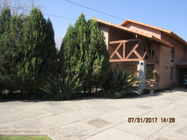 Casa en VentaCalle Del Caracol s/n Los Trojes, Tiquipaya 4 dormitorios 6 baños 12 parqueos Foto 1