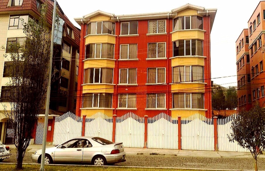Departamento en Achumani en La Paz 3 dormitorios 4 baños 1 parqueos Foto 15