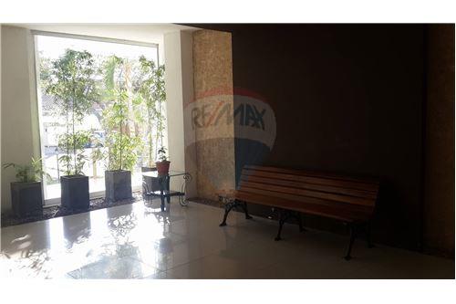 Departamento en Entre 1er y 2do anillo Sur en Santa Cruz de la Sierra 7 dormitorios 2 baños 1 parqueos Foto 2