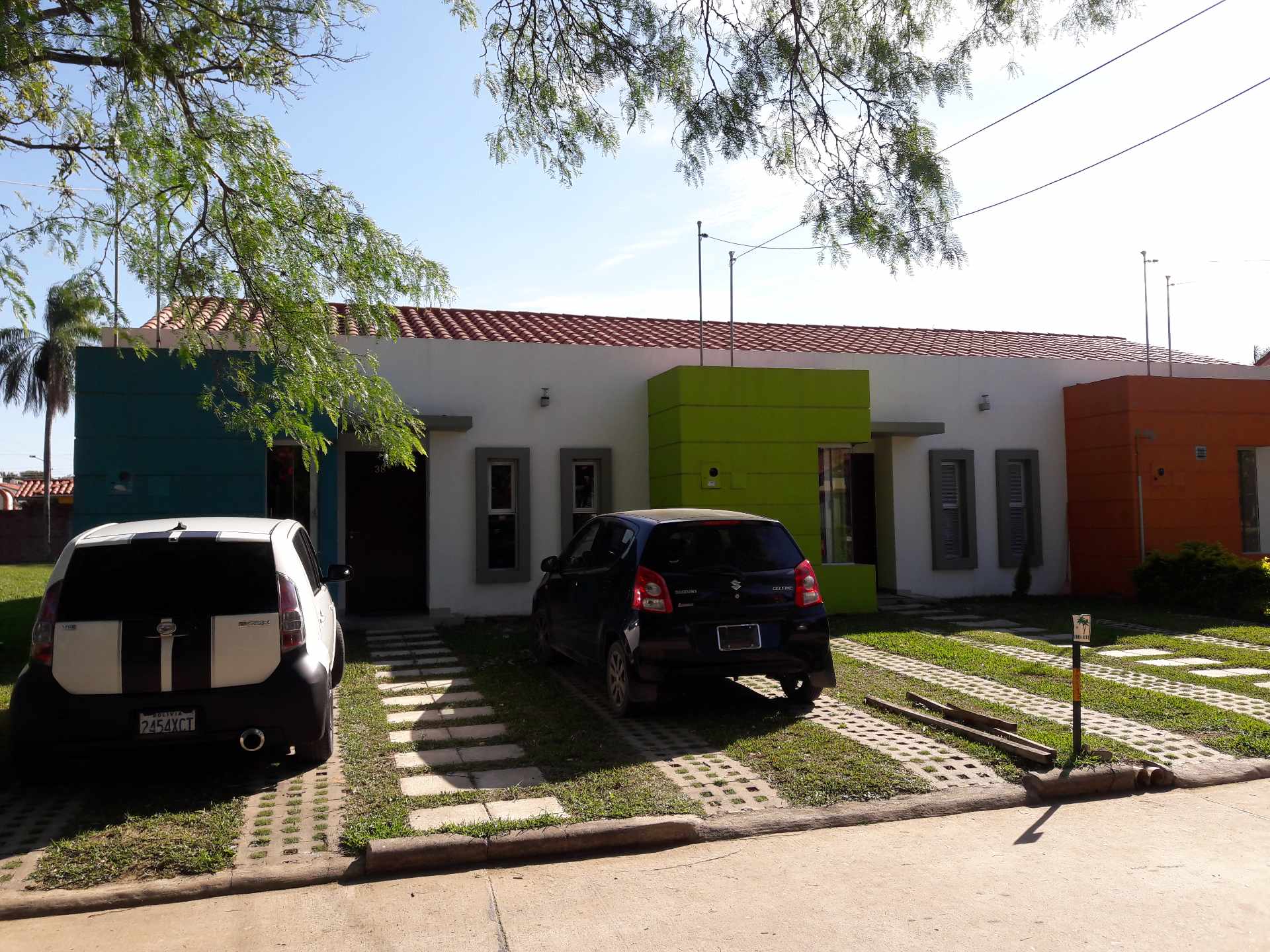 Casa en AlquilerCONDOMINIO SIERRA ALTA 
AV. VIRGEN DE COTOCA 8º ANILLO (2 CUADRAS DE LA AVENIDA) 3 dormitorios 2 baños 2 parqueos Foto 9