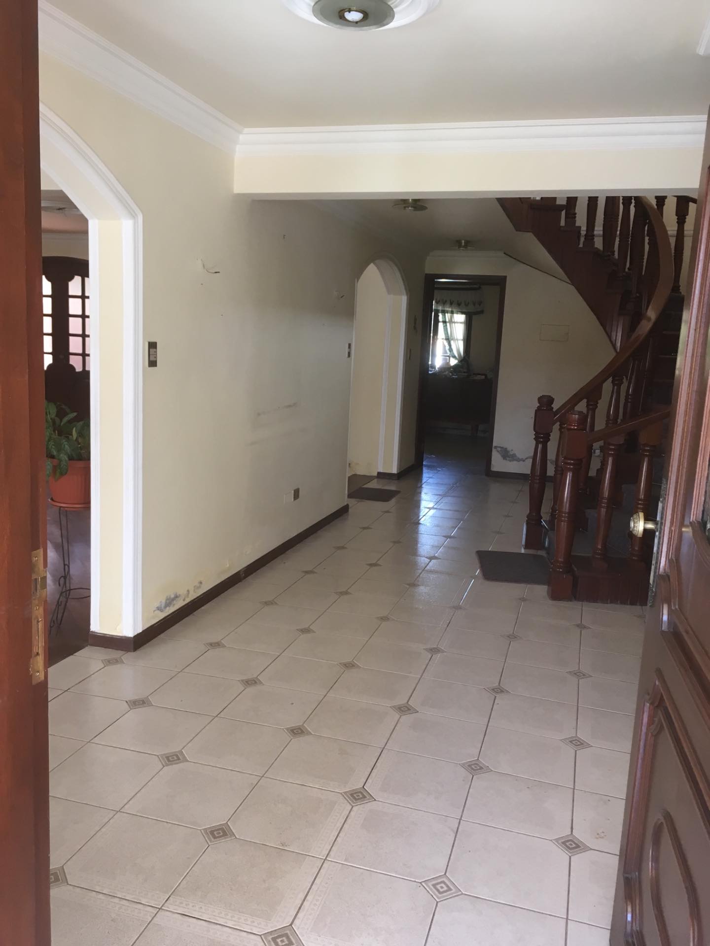 Casa en VentaAv. Villarroel y aniceto padilla 6 dormitorios 5 baños 3 parqueos Foto 1