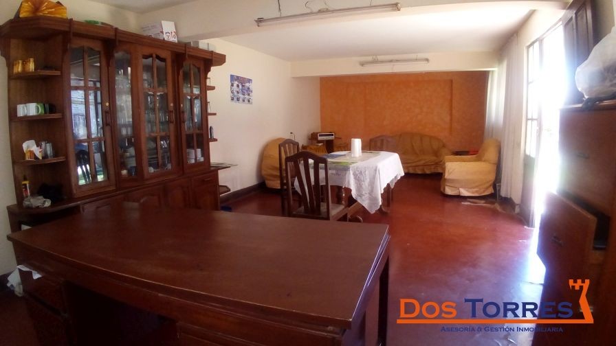 Casa en Venta115.500$us Cerca Lomas de Aranjuez casa con departamento auxiliar - Ref. 01496 6 dormitorios 2 baños 2 parqueos Foto 4
