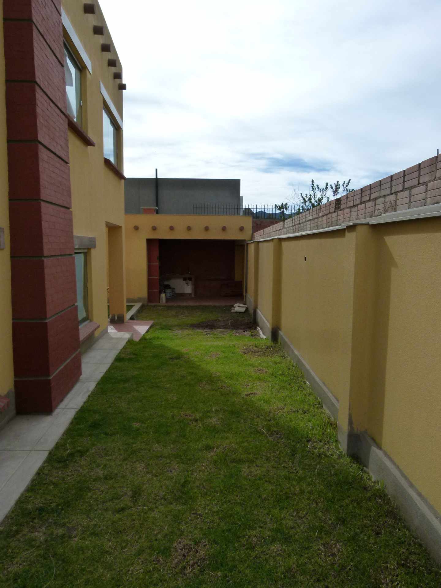 Casa en Achumani en La Paz 4 dormitorios 5 baños 4 parqueos Foto 13