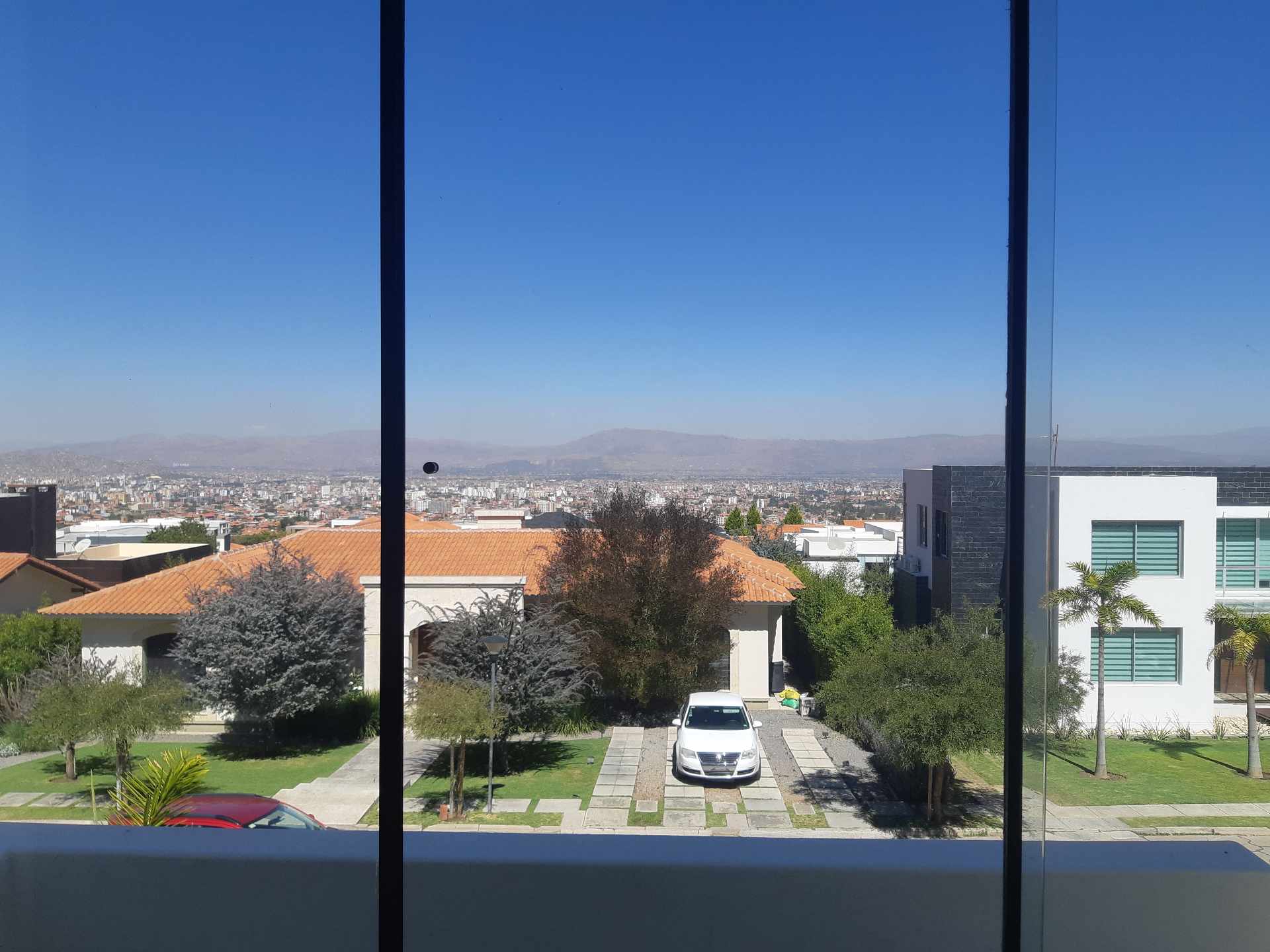 Casa en Villa Taquiña en Cochabamba 5 dormitorios 5 baños 3 parqueos Foto 4