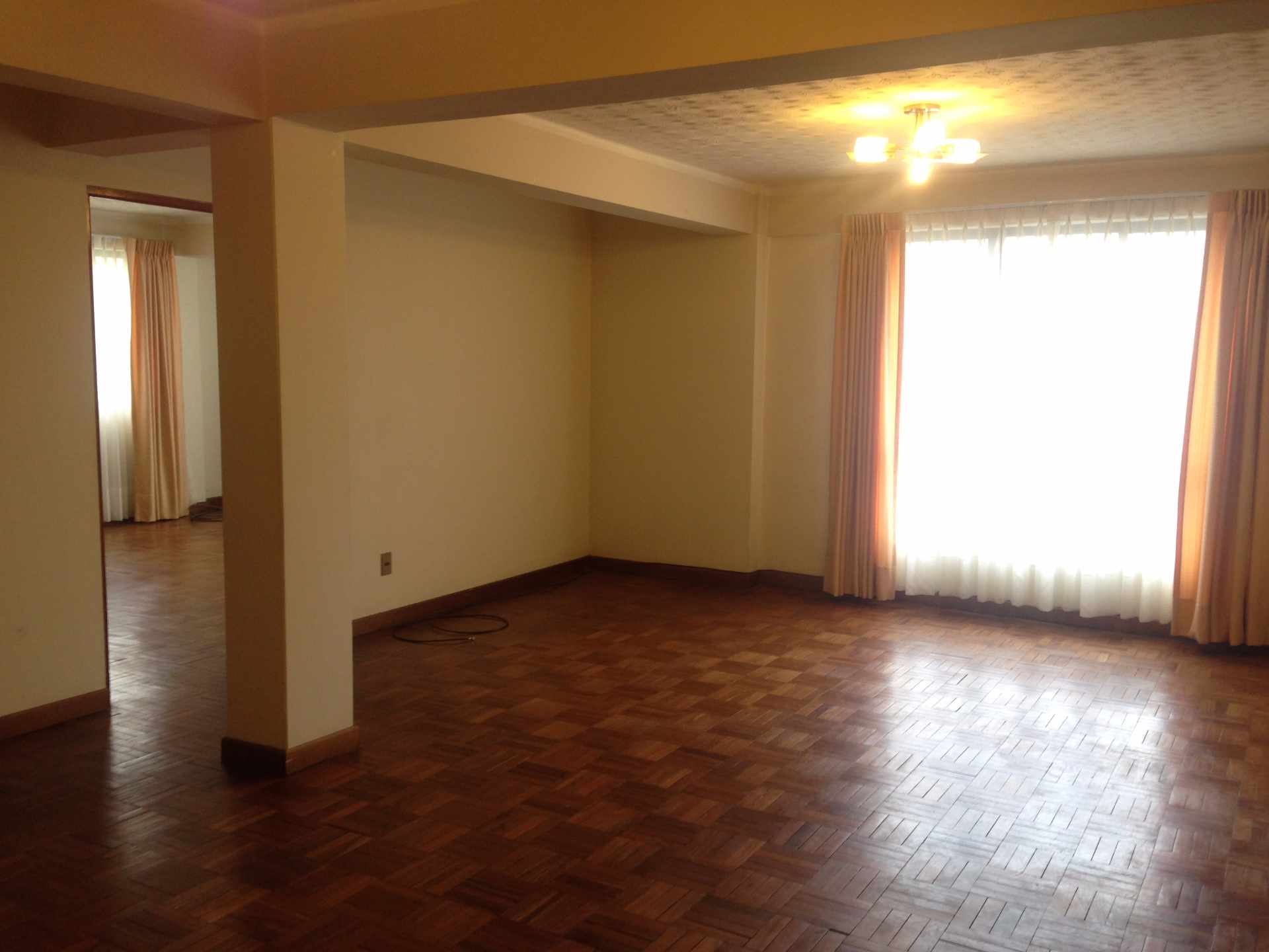 En Alquiler a $us 530 Foto 2