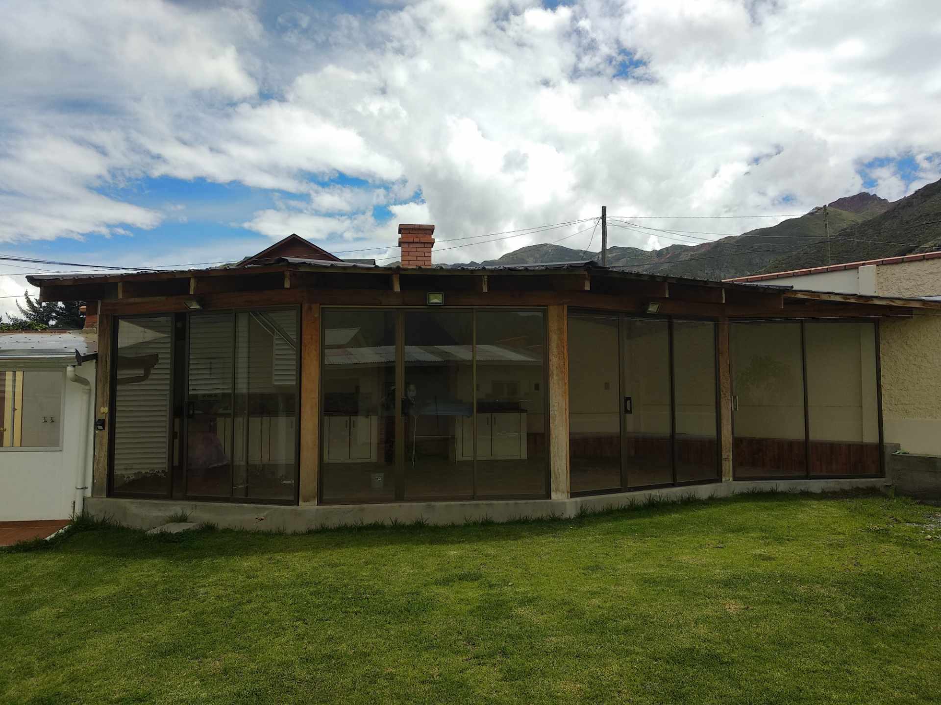 Casa en Mecapaca en La Paz 4 dormitorios 4 baños 6 parqueos Foto 7