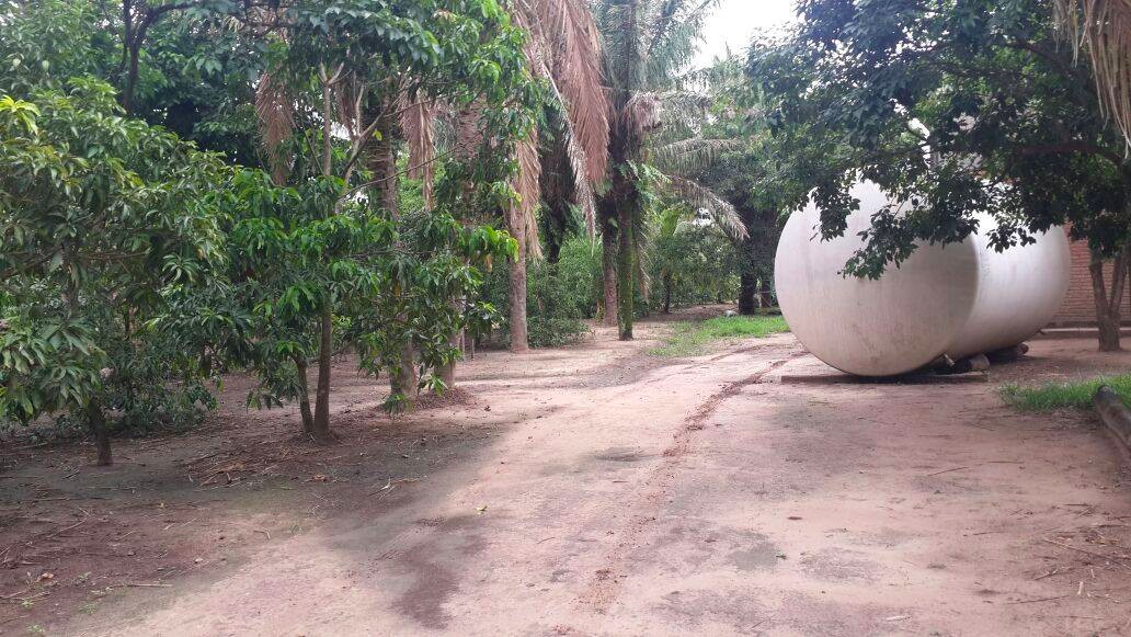 Galpón en VentaTERRENO CON GALPON EN ZONA URBANA DE COTOCA Foto 8